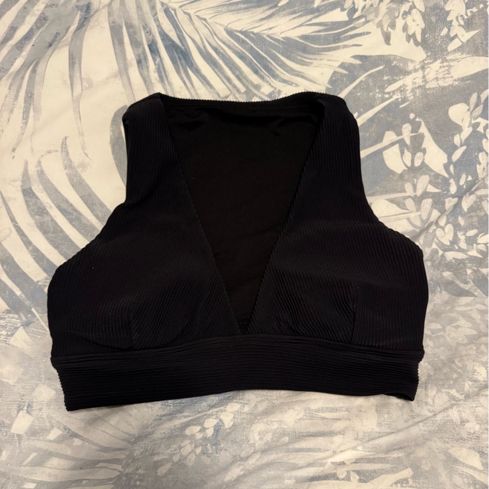 Ribbed Deep V Sports Bra medium